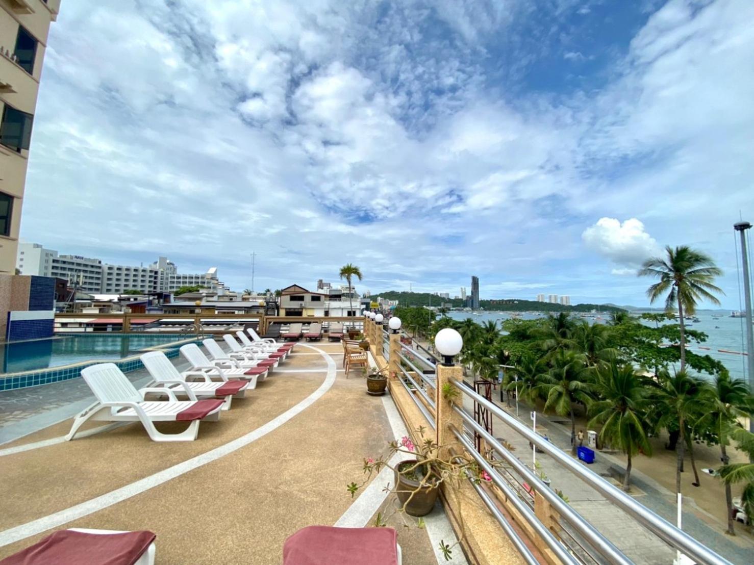Aa Hotel Pattaya Extérieur photo