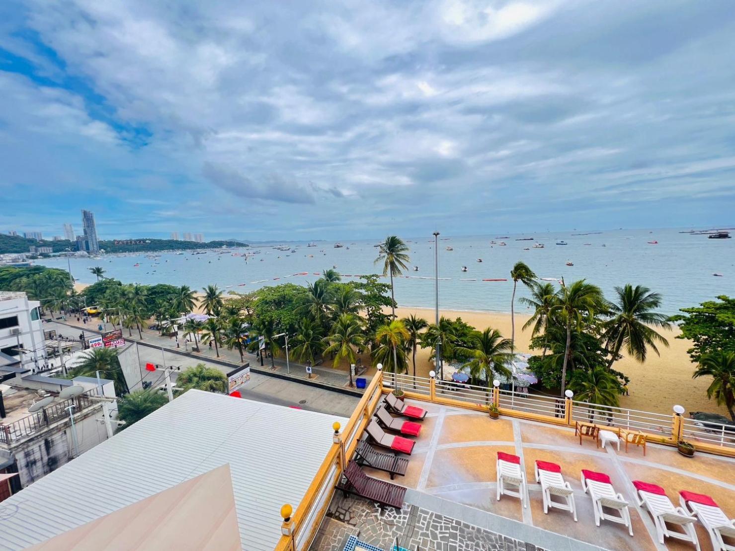 Aa Hotel Pattaya Extérieur photo