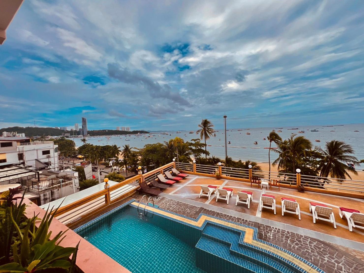 Aa Hotel Pattaya Extérieur photo