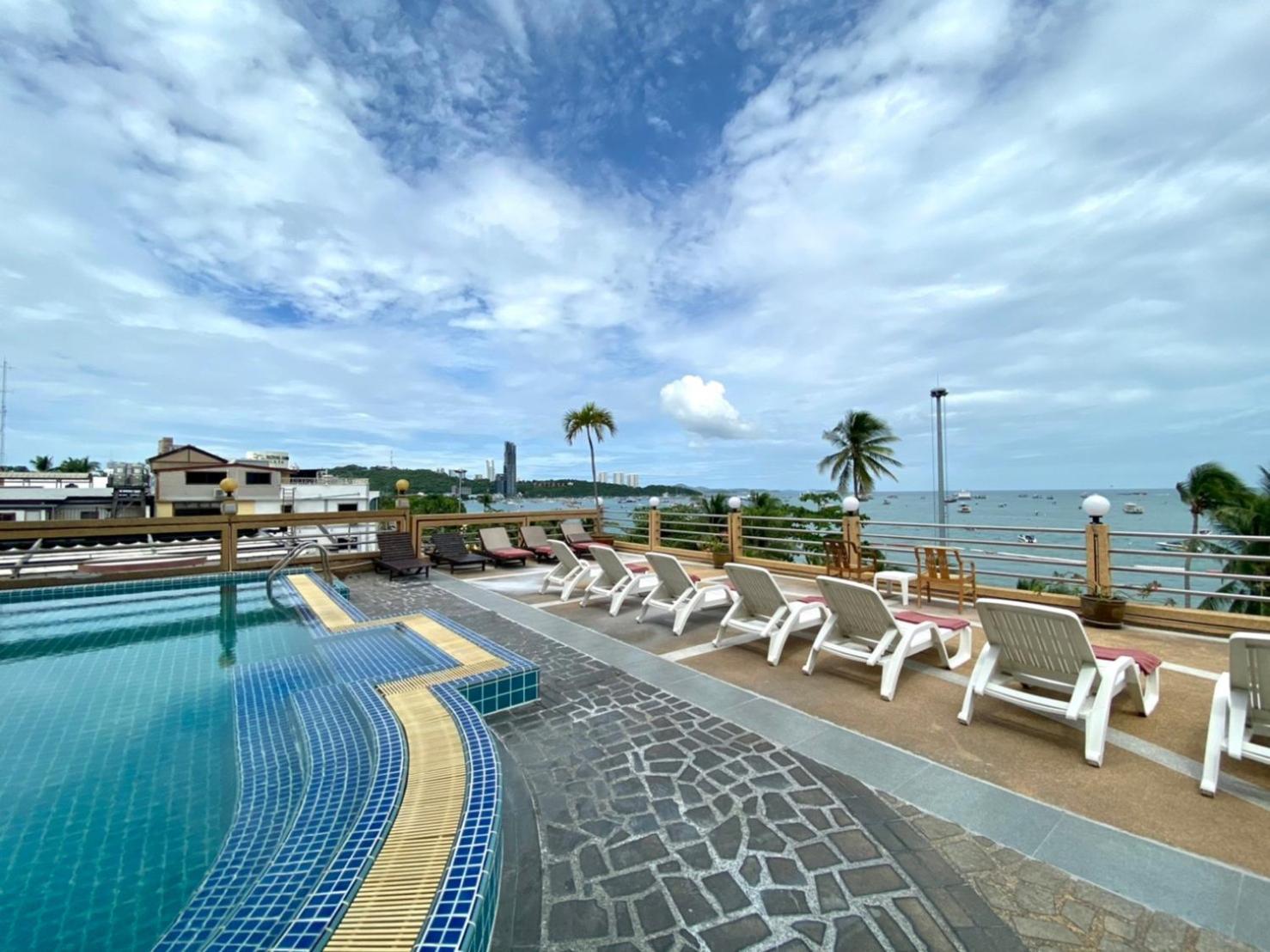 Aa Hotel Pattaya Extérieur photo