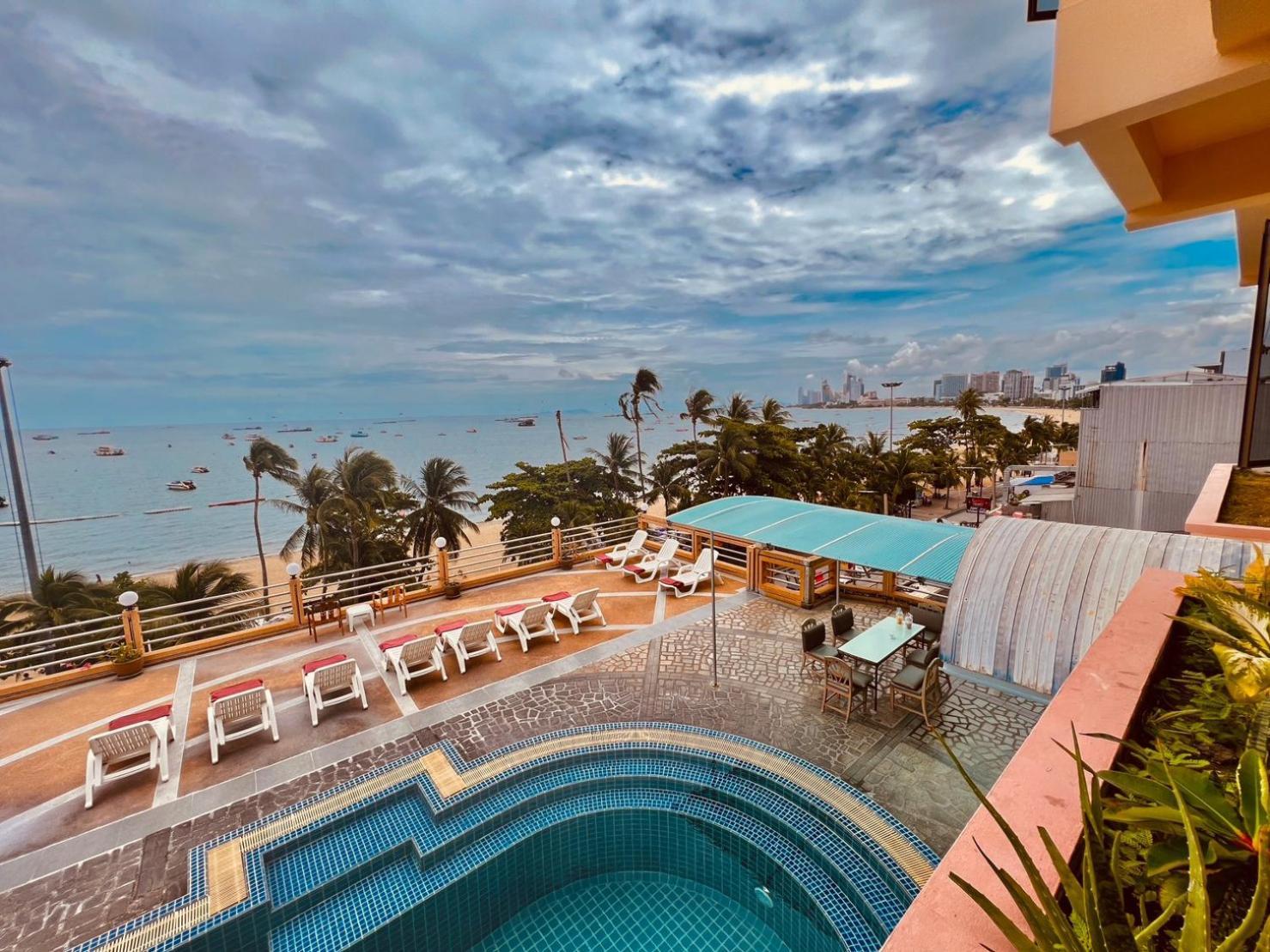 Aa Hotel Pattaya Extérieur photo