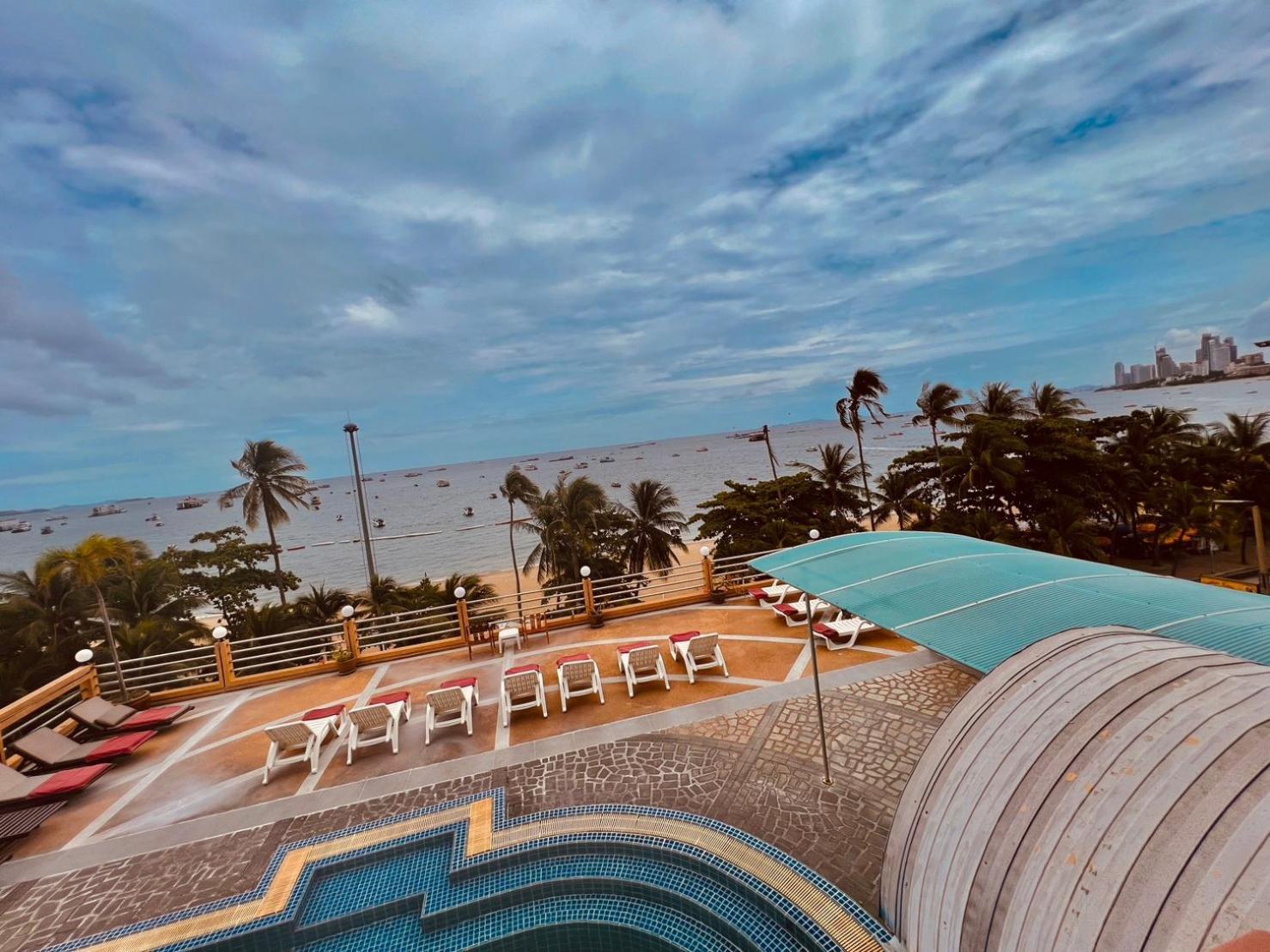 Aa Hotel Pattaya Extérieur photo