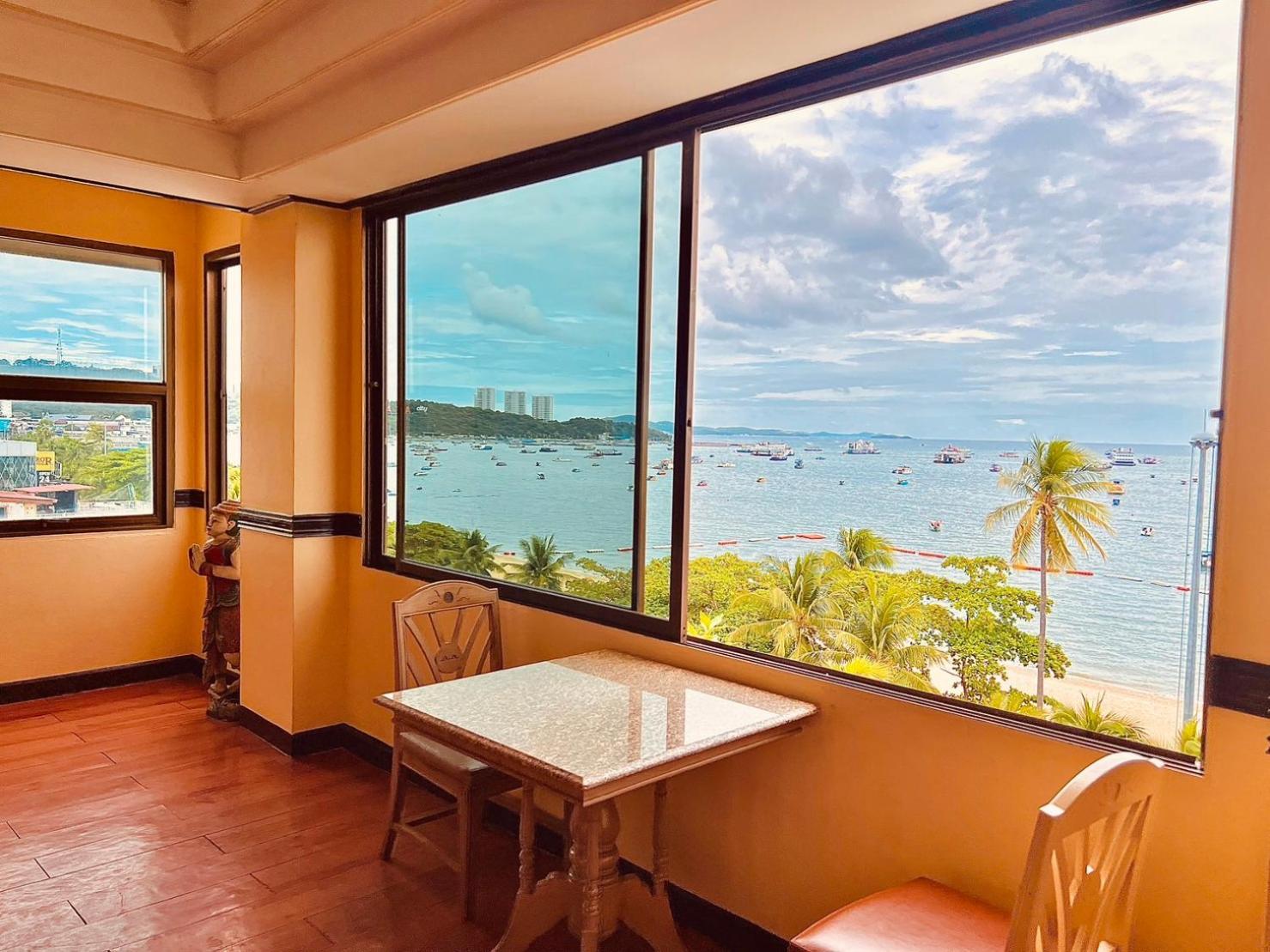 Aa Hotel Pattaya Extérieur photo