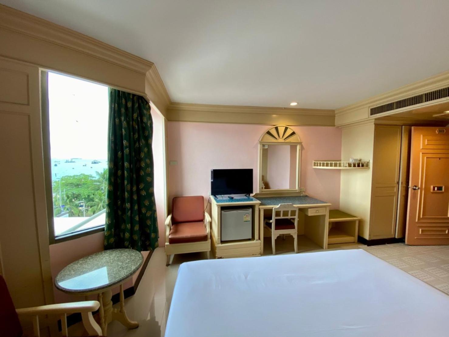 Aa Hotel Pattaya Extérieur photo