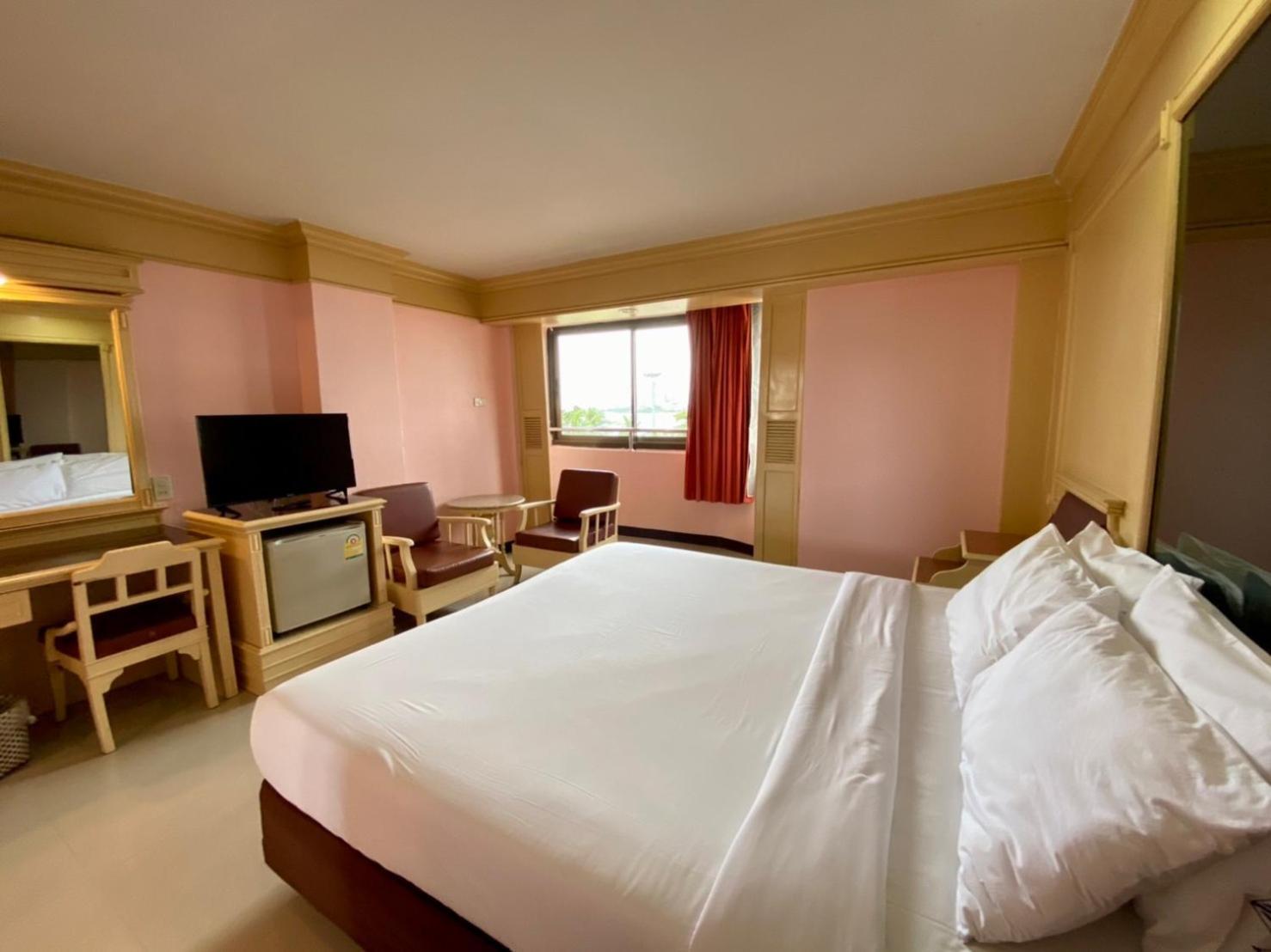 Aa Hotel Pattaya Extérieur photo