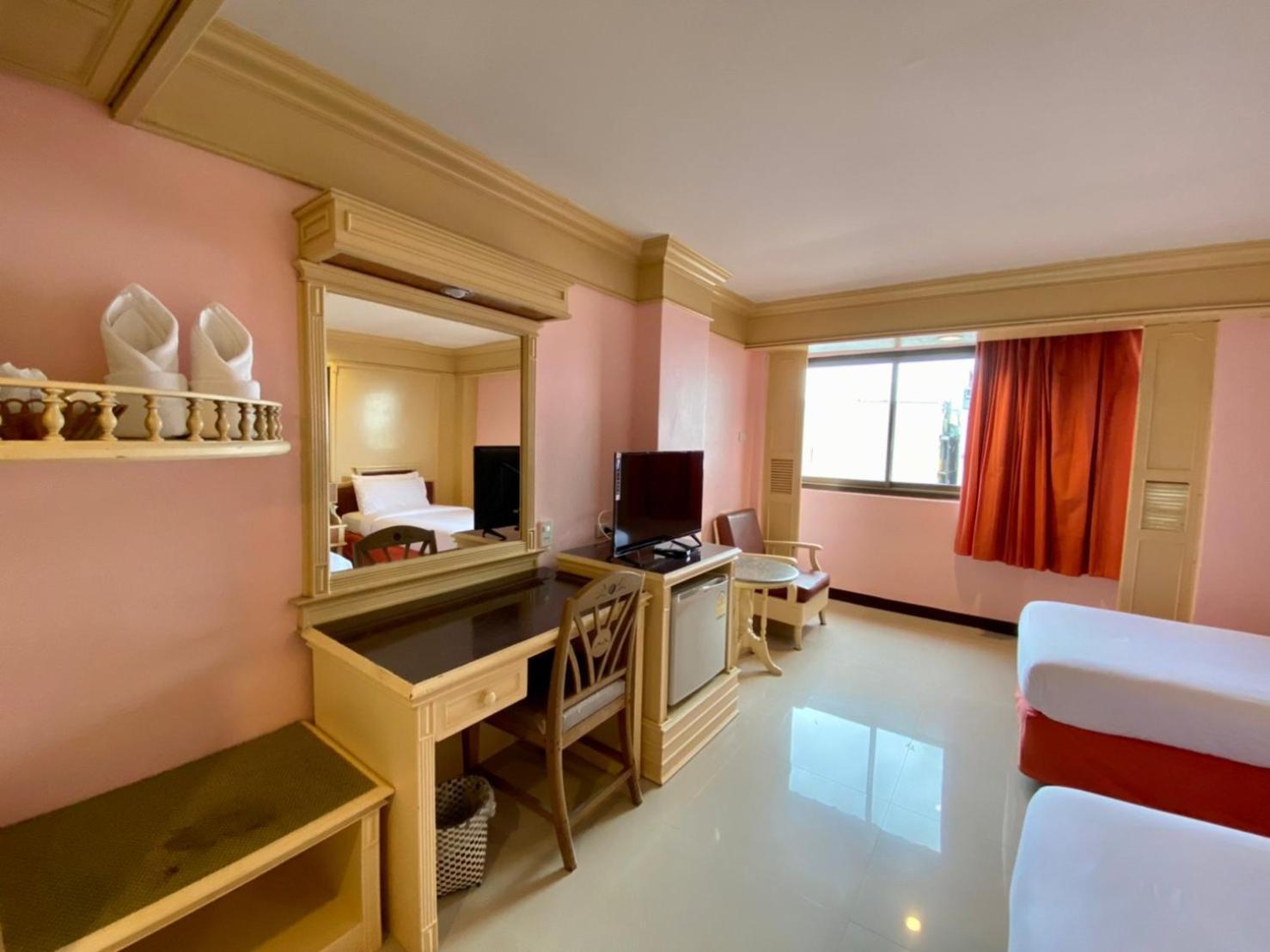 Aa Hotel Pattaya Extérieur photo