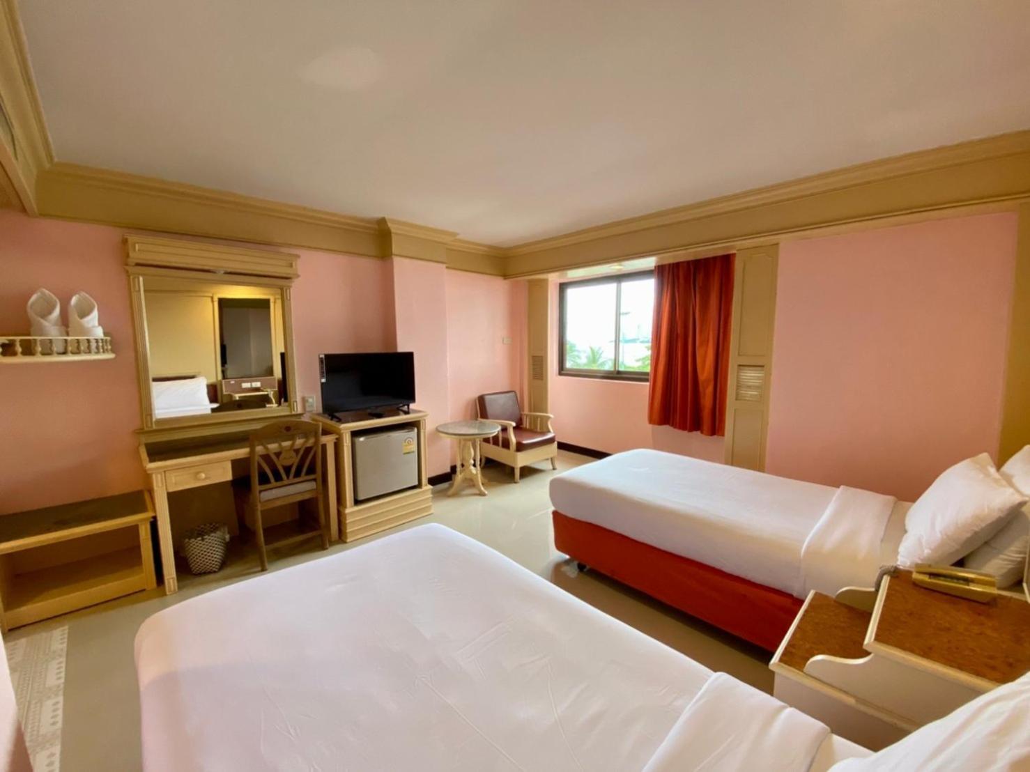 Aa Hotel Pattaya Extérieur photo
