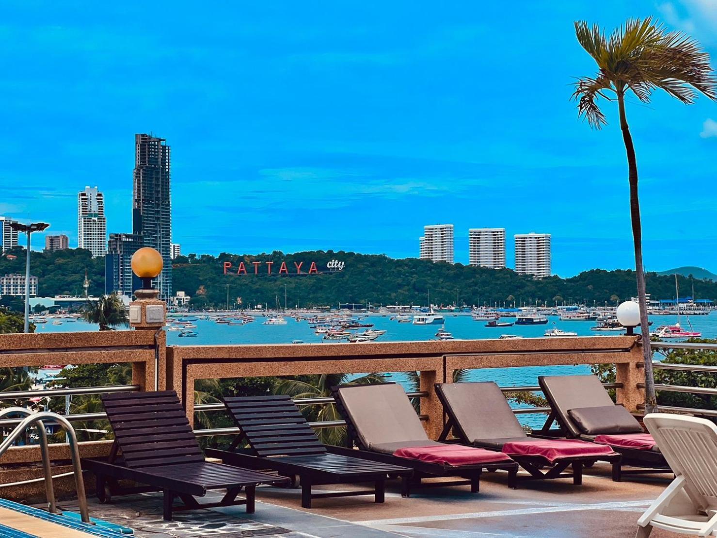 Aa Hotel Pattaya Extérieur photo