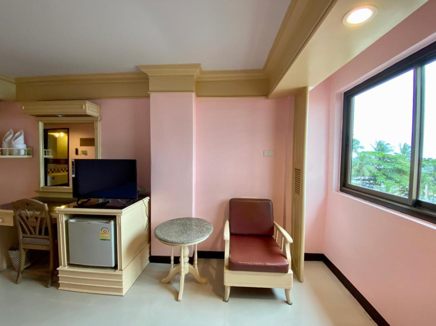 Aa Hotel Pattaya Extérieur photo